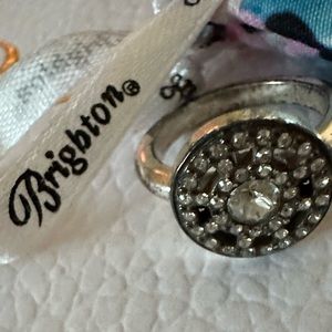 Beautiful ring with certificate from Brigbton